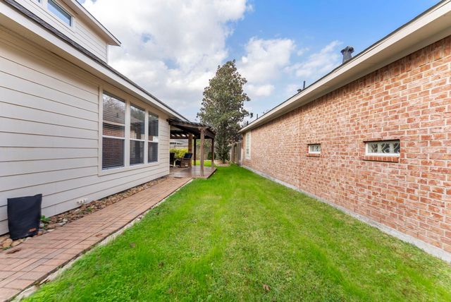 11 S Bendrook Loop, Conroe, TX 77384