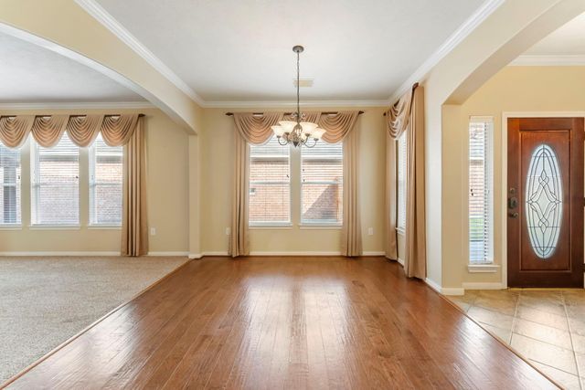 11 S Bendrook Loop, Conroe, TX 77384