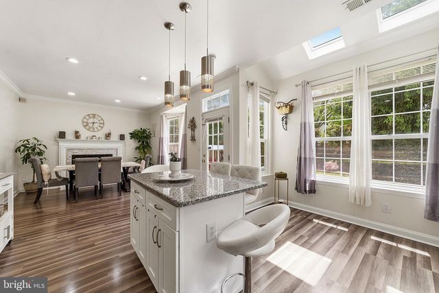 25 NAVESINK DR, Pennington, NJ 08534