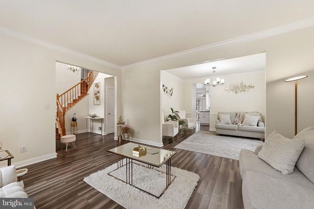 25 NAVESINK DR, Pennington, NJ 08534