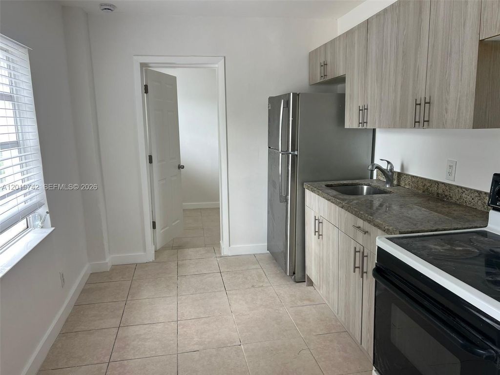 4245 NW 24th Ave 1, Miami, FL 33142