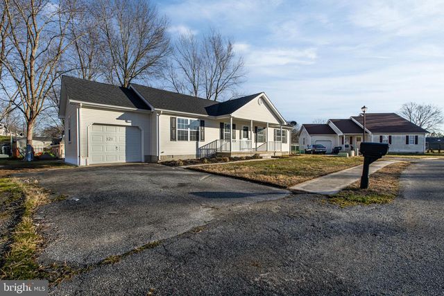 121 COURTNEY LN, Felton, DE 19943