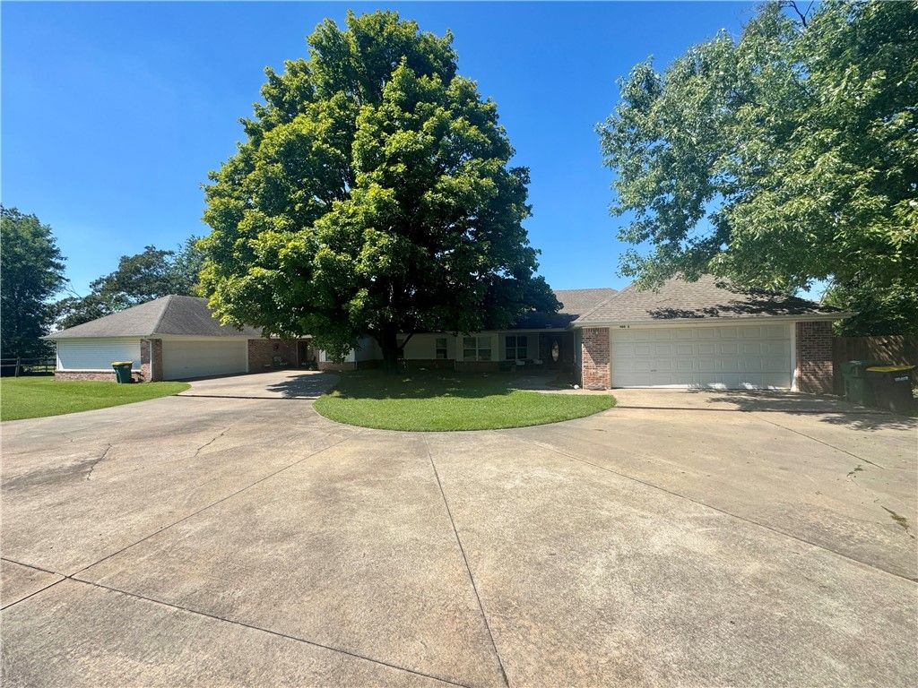 908 S 28 A & B, Rogers, AR 72758