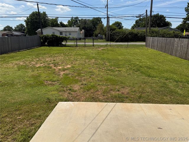 804 N Ash Street, Owasso, OK 74055