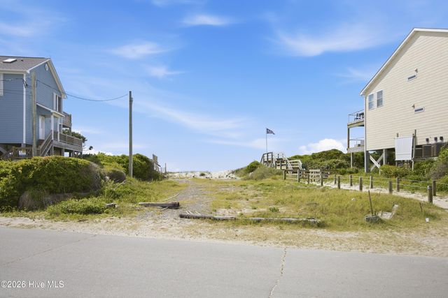 522 N Shore Drive, Holly Ridge, NC 28445