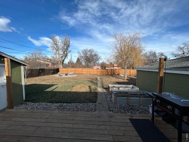 2443 Mountain View Dr, Loveland, CO 80538