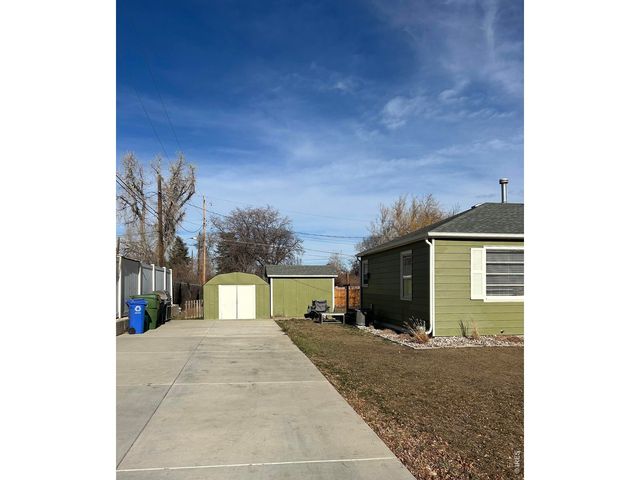 2443 Mountain View Dr, Loveland, CO 80538
