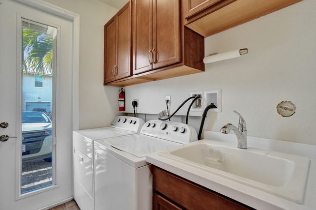 1300 Eucalyptus Drive 3, Hollywood, FL 33021