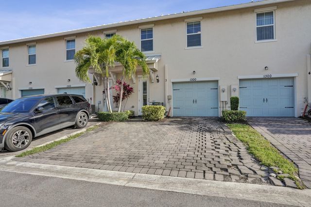 1300 Eucalyptus Drive 3, Hollywood, FL 33021