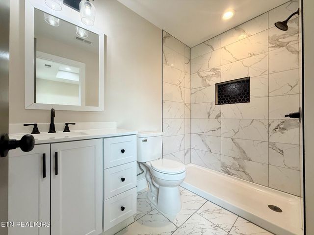 156 Old State Rd, Knoxville, TN 37914