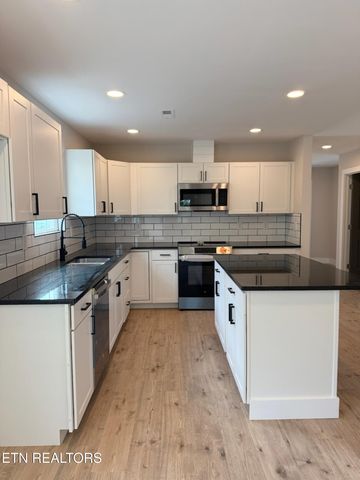 156 Old State Rd, Knoxville, TN 37914