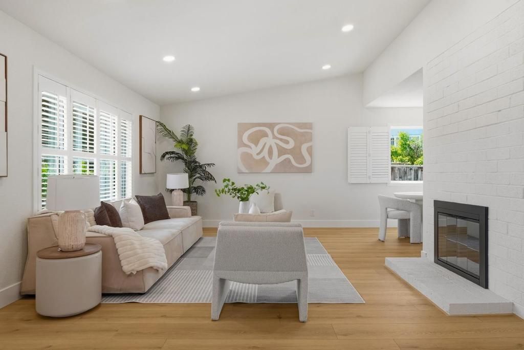 Image 2 of property listing at 3338 Woodside Lane, San Jose, CA 95121