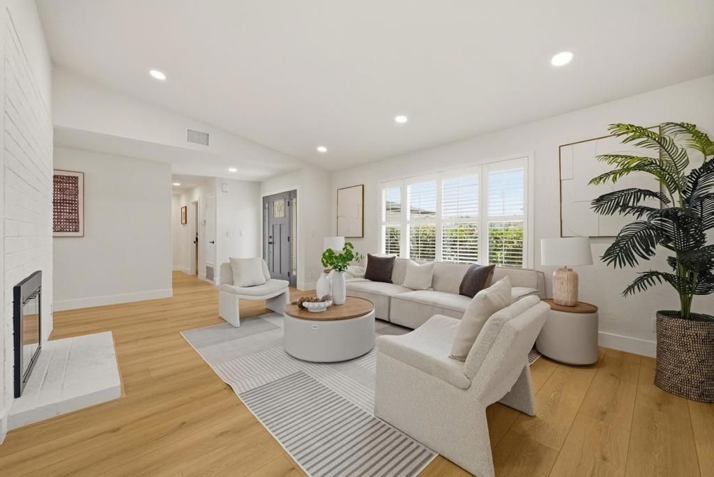 Image 3 of property listing at 3338 Woodside Lane, San Jose, CA 95121