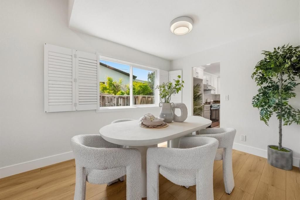 Image 5 of property listing at 3338 Woodside Lane, San Jose, CA 95121