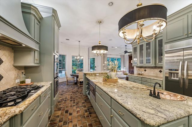 10290 Paradise Valley Drive, Conroe, TX 77304