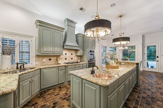 10290 Paradise Valley Drive, Conroe, TX 77304