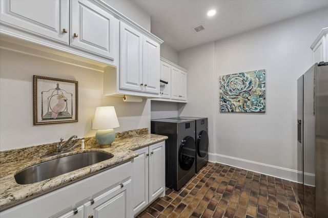 10290 Paradise Valley Drive, Conroe, TX 77304