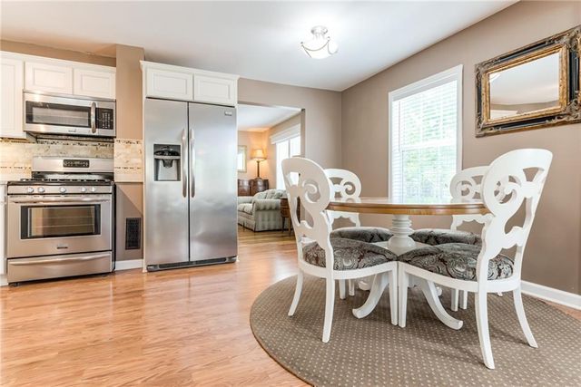 920 County Line Road, Kansas City, KS 66103