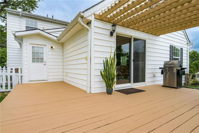 920 County Line Road, Kansas City, KS 66103