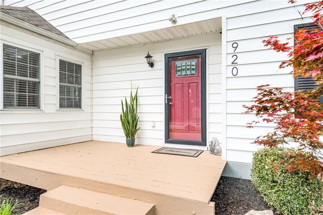 920 County Line Road, Kansas City, KS 66103