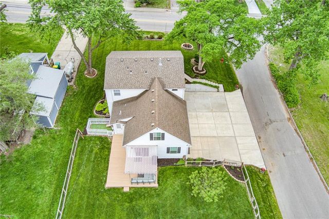 920 County Line Road, Kansas City, KS 66103