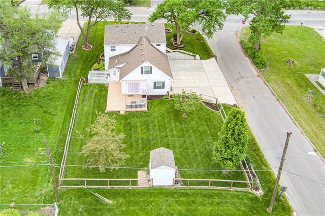 920 County Line Road, Kansas City, KS 66103