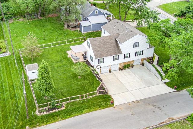 920 County Line Road, Kansas City, KS 66103