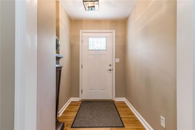 920 County Line Road, Kansas City, KS 66103