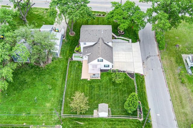 920 County Line Road, Kansas City, KS 66103