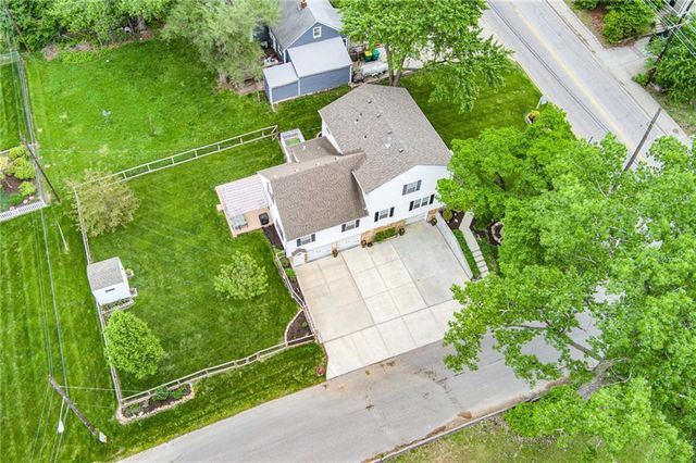 920 County Line Road, Kansas City, KS 66103