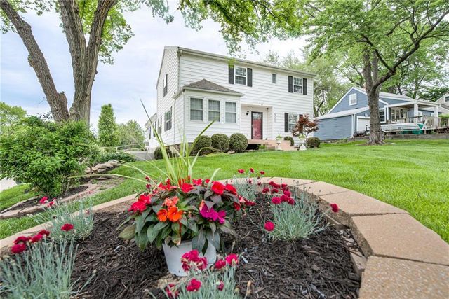 920 County Line Road, Kansas City, KS 66103