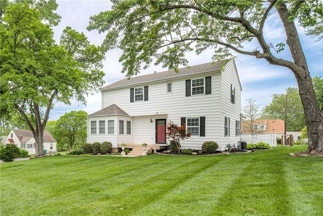 920 County Line Road, Kansas City, KS 66103