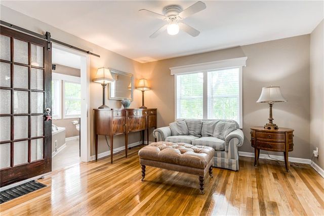 920 County Line Road, Kansas City, KS 66103