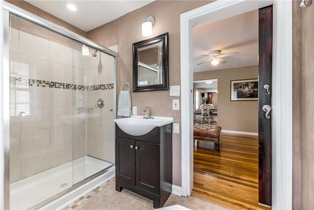 920 County Line Road, Kansas City, KS 66103