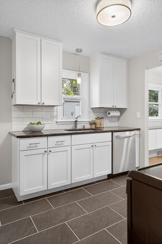 2043 Ramlow Place, Saint Paul, MN 55116