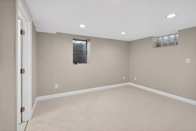 2043 Ramlow Place, Saint Paul, MN 55116