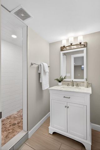 2043 Ramlow Place, Saint Paul, MN 55116