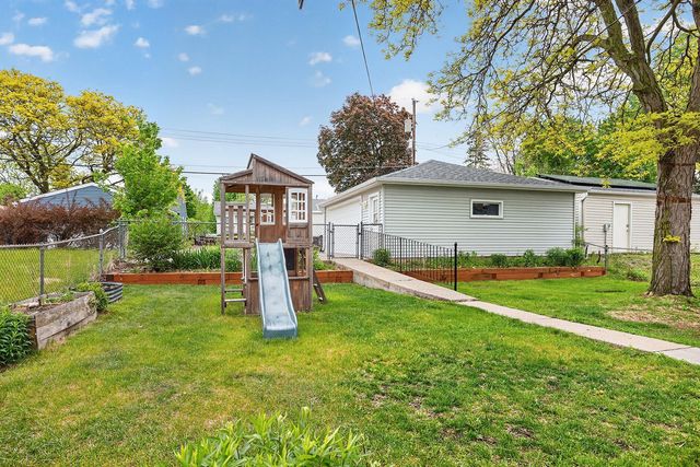 2043 Ramlow Place, Saint Paul, MN 55116