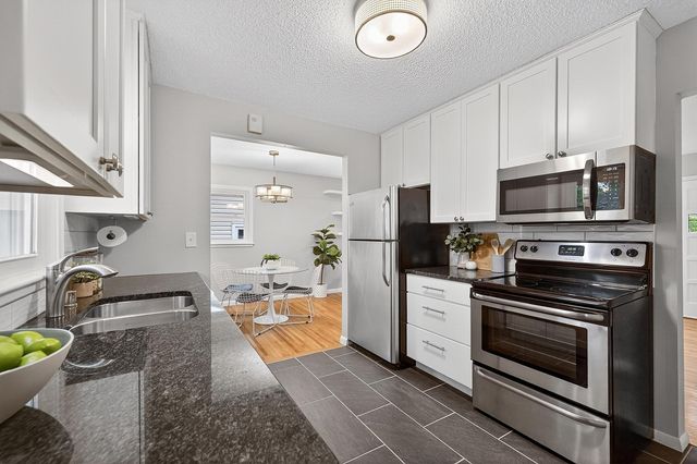 2043 Ramlow Place, Saint Paul, MN 55116