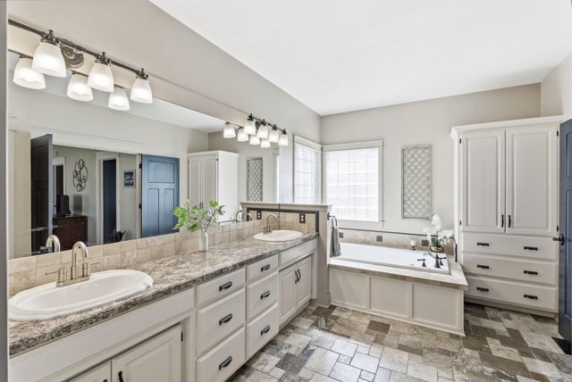 7711 W Central Park St, Wichita, KS 67205