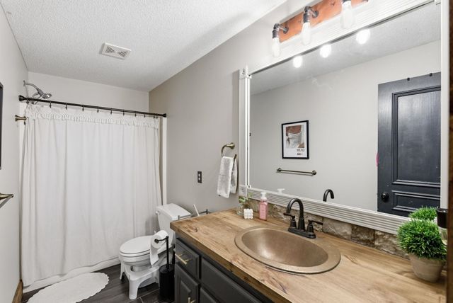 7711 W Central Park St, Wichita, KS 67205