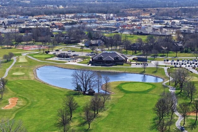 7711 W Central Park St, Wichita, KS 67205