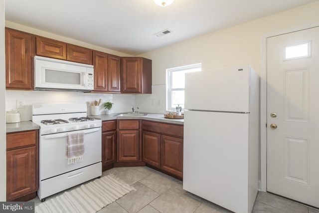 2601 S MARSHALL ST, Philadelphia, PA 19148