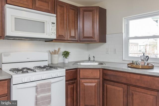 2601 S MARSHALL ST, Philadelphia, PA 19148
