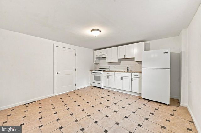 2601 S MARSHALL ST, Philadelphia, PA 19148