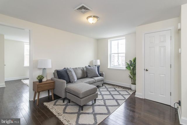 2601 S MARSHALL ST, Philadelphia, PA 19148