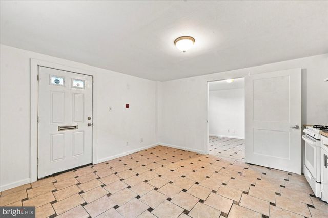 2601 S MARSHALL ST, Philadelphia, PA 19148