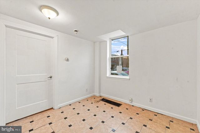 2601 S MARSHALL ST, Philadelphia, PA 19148