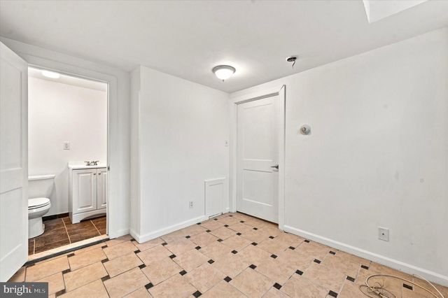 2601 S MARSHALL ST, Philadelphia, PA 19148