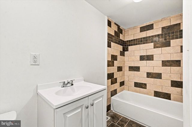 2601 S MARSHALL ST, Philadelphia, PA 19148